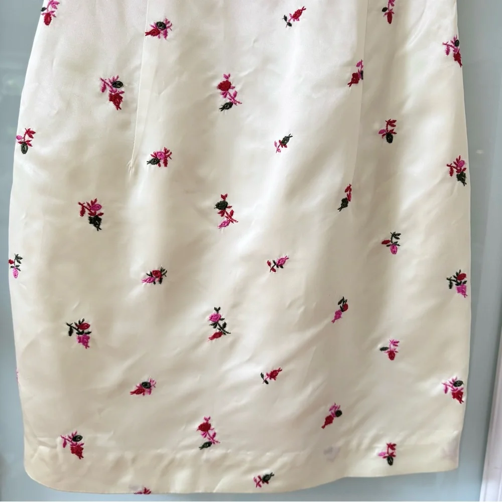 BCBG Ivory White Sheath Midi Dress Red & Pink Flower Embroidery Sleeveless Sz 4